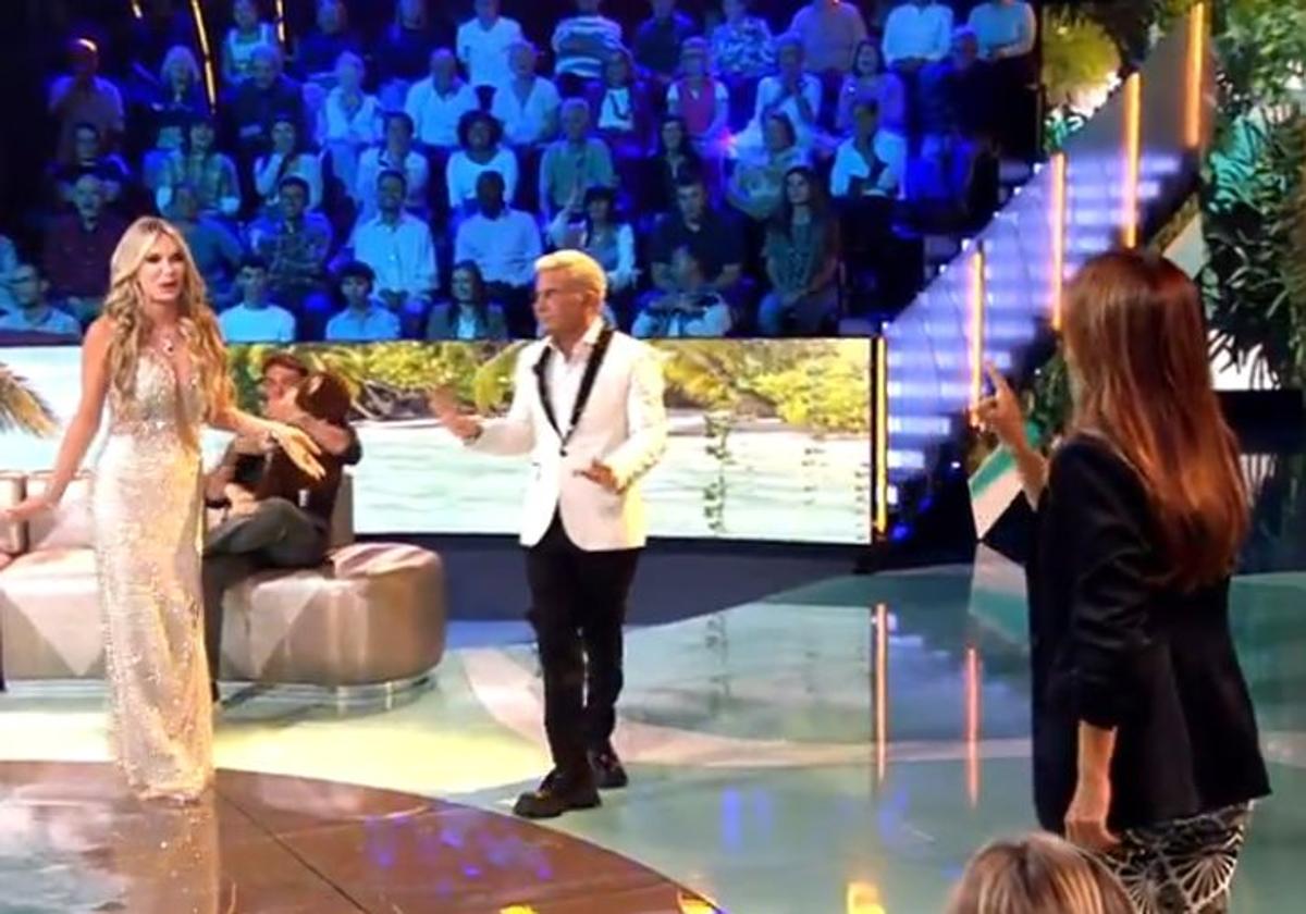 La discusion de Yola Berrocal y Elena Rodríguez.